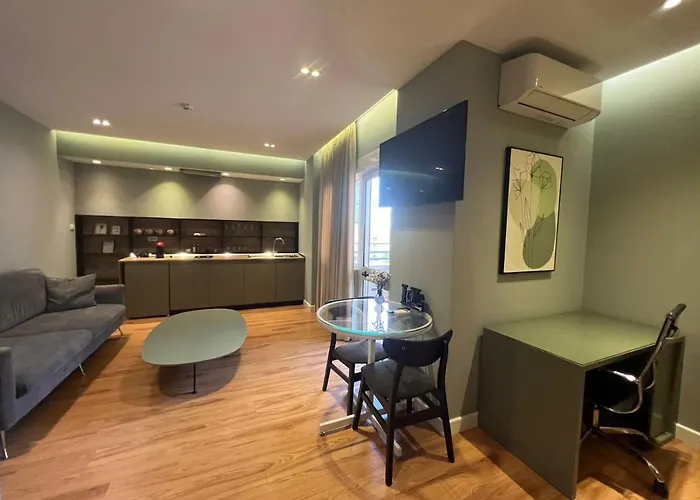 Tirana Apartments דירה *