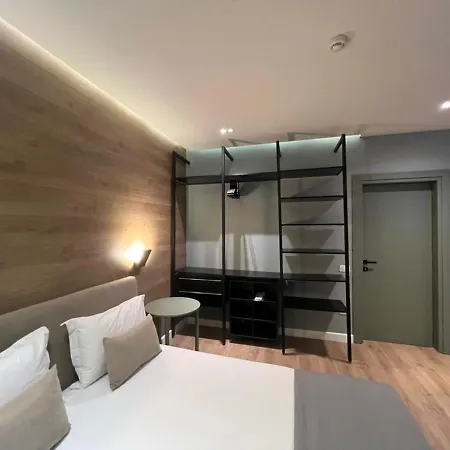 아파트 Tirana Apartments 티라나