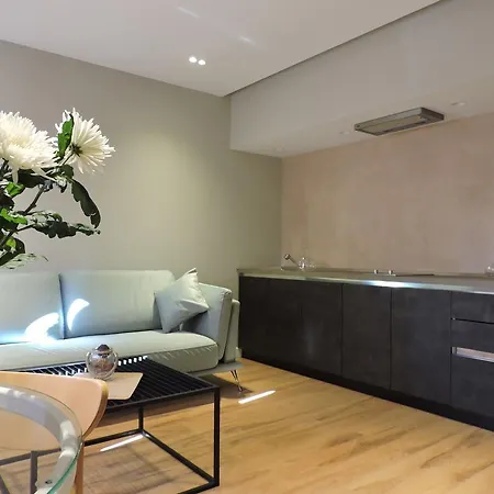 아파트 Tirana Apartments *